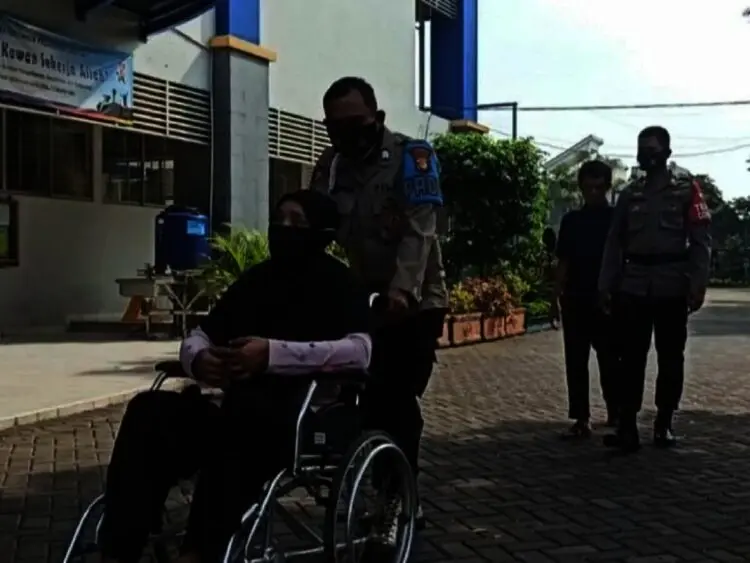 Vaksinasi Massal, Polres Tangsel Jemput Bola Lansia dan Disabilitas
