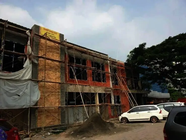 Satpol PP Kota Tangsel Sambamgi Bangunan Diduga Tidak Miliki IMB