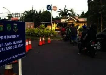 Imbas Penyekatan PPKM Darurat, Pengendara Nekad Lawan Arus