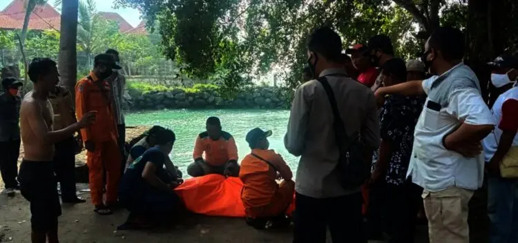 Jenazah Tanpa Identitas Ditemukan Mengambang, Kini Dalam Penanganan Kepolisian