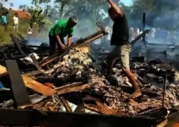 Satu rumah di Kecamatan Panimbang, Kabupaten Pandeglang, ludes dan rata dengan tanah akibat kebakaran, Rabu (28/7/2021). (ISTIMEWA)