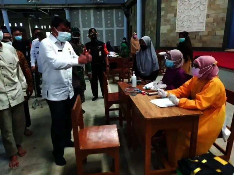 Sekda Tinjau Vaksinasi Santri di Ponpes Budi Mulia
