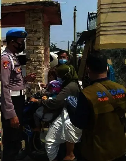 Satgas Covid-19 Kabupaten Serang Bagikan Ribuan Masker di 6 Pasar