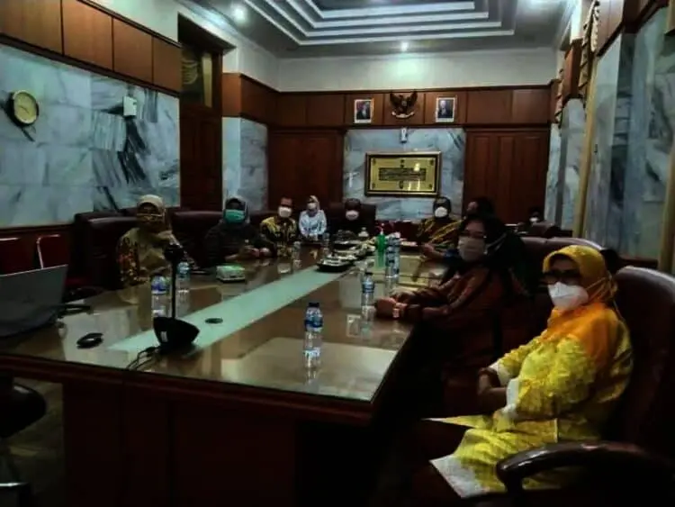 Komitmen Lindungi dan Peduli Terhadap Anak, Membuat Pemkab Serang Diganjar Penghargaan KLA Kategori Pratama
