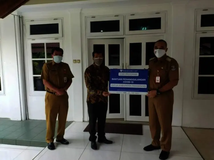 Bupati Terima Bantuan Tempat Tidur Untuk Pasien Covid-19 dari PT. Paragon
