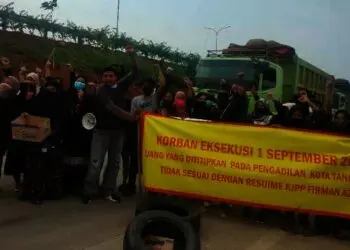 Tuntut Harga Tanah, Warga Benda Terdampak Tol JORR II Sekat Jalan
