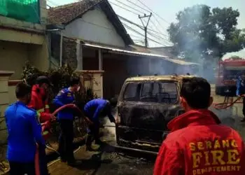 Satu Unit Mobil Terbakar di Kragilan, Kerugian 70 Juta Rupiah