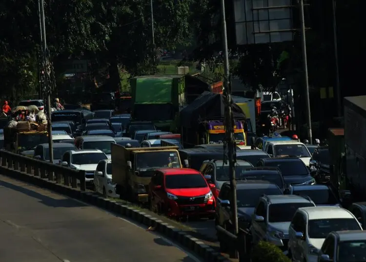 Suasana Kemacetan di Jalan MH Thamrin Cikokol