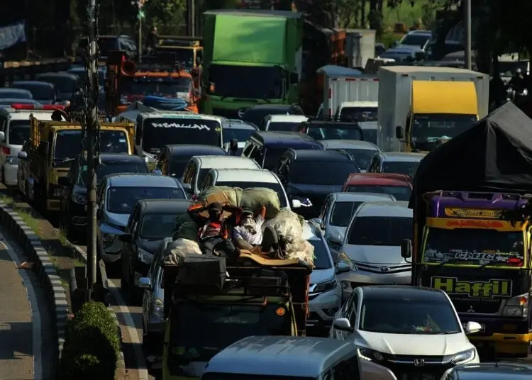 Suasana Kemacetan di Jalan MH Thamrin Cikokol