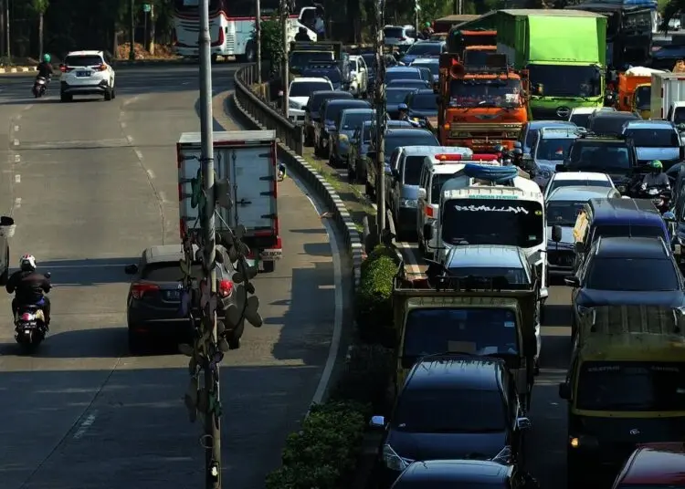 Suasana Kemacetan di Jalan MH Thamrin Cikokol