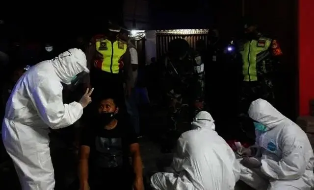 Kedapatan Nongkrong Hingga Malam, 23 Warga Lebak Dites Swab