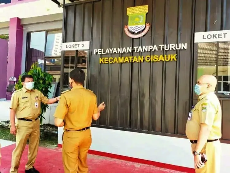 Cegah Kerumunan, Kecamatan Cisauk Gagas Layanan Drive Thru