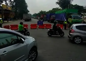 Jalan Daan Mogot Tangerang Diblokade, Masih Banyak Warga yang Ngeyel