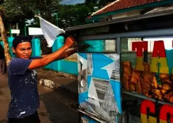 Menyerah Hadapi PPKM Darurat, PKL di Lebak Pasang Bendera Putih