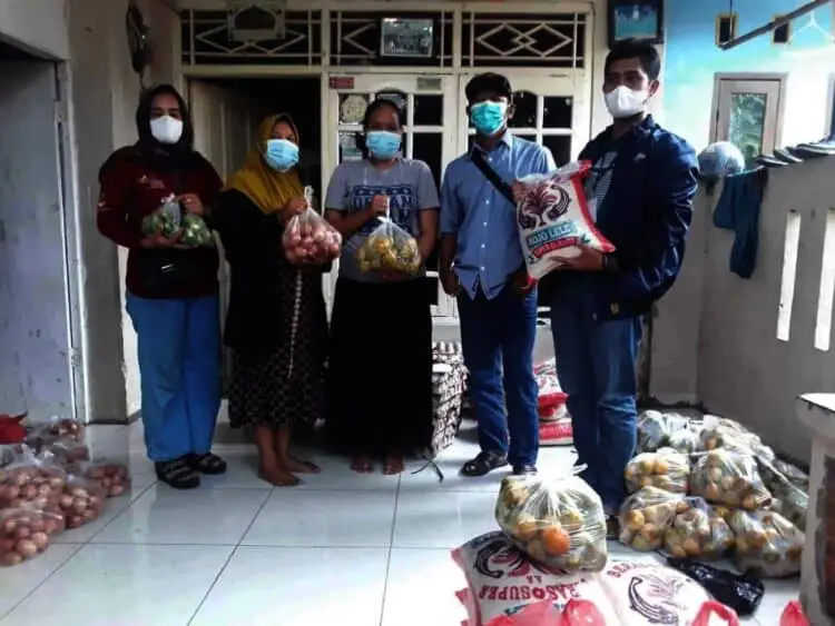 340 KPM di Pisangan Jaya Dapat Bantuan Sembako
