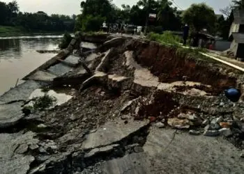 DBMSDA Kabupaten Tangerang Kembali Perbaiki Jalan Tanjung Burung