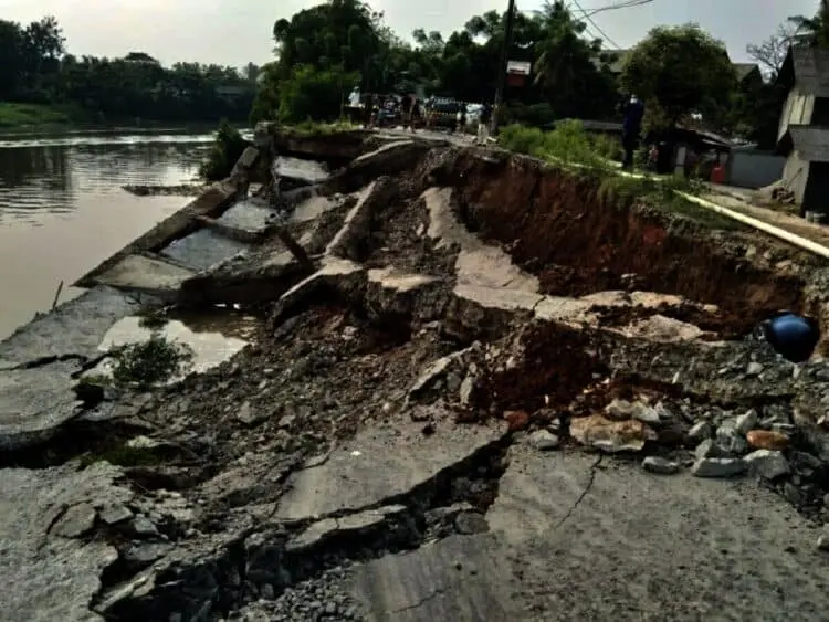 DBMSDA Kabupaten Tangerang Kembali Perbaiki Jalan Tanjung Burung