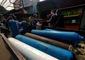 Kisah Warga Karang Tengah Kehilangan Ayah Saat Kehabisan Stok Oksigen