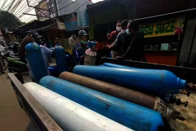Kisah Warga Karang Tengah Kehilangan Ayah Saat Kehabisan Stok Oksigen