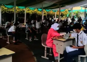 Vaksinasi Pelajar Dimulai, PTM di Tangsel Tetap Ditunda