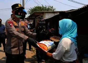 Polda Metro Jaya dan Polrestro Tangerang Kota Salurkan 342 Paket Beras