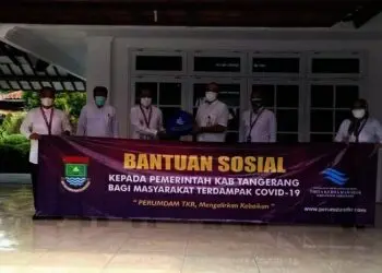 Bupati Zaki Terima 1.000 Paket Sembako dan Vitamin dari Perumdam TKR