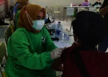 1.500 Pelajar Antusias Ikut Vaksinasi Covid-19 di SMK Jaya Buana