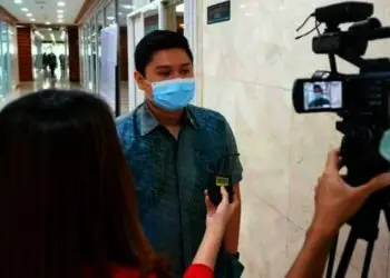 Anggota DPR RI Fraksi Demokrat, Rizki Natakusumah, sedang di wawancara wartawan di lingkungan gedung DPR RI, beberapa waktu lalu. (DOKUMEN PRIBADI)