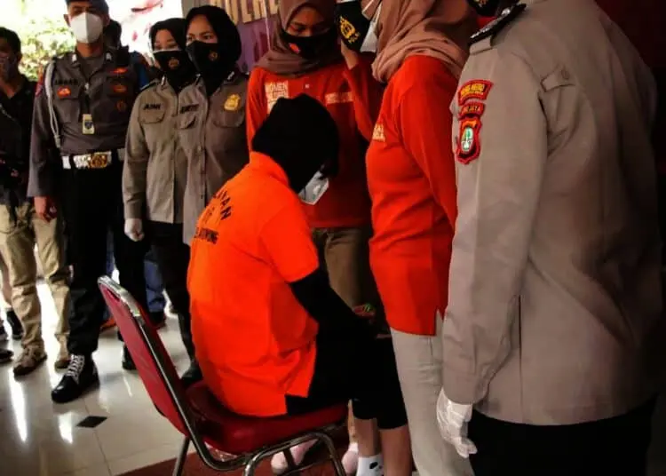 Potret Polrestro Rilis Pengungkapan Kasus Pembakaran Bengkel