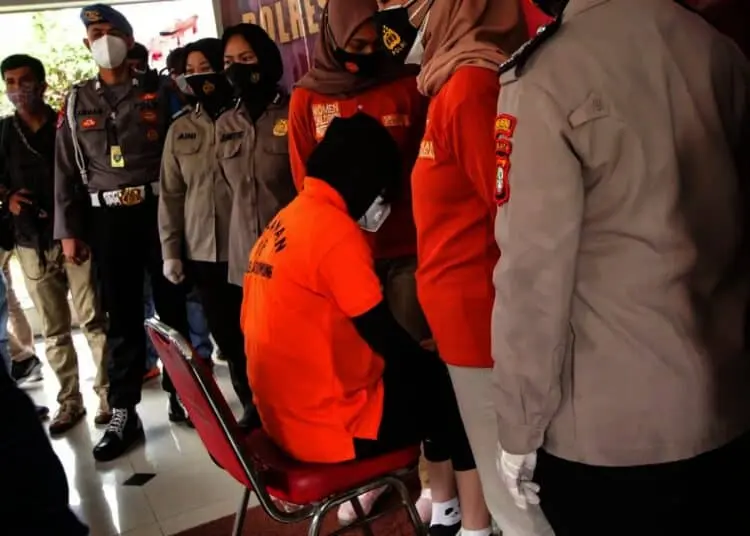 Potret Polrestro Rilis Pengungkapan Kasus Pembakaran Bengkel