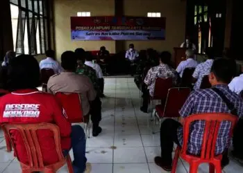 PEMBENTUKAN KAMPUNG TANGGUH ANTI NARKOBA–Dalam rangka menekan dan menjaga masyarakat dari bahaya narkoba, Polres Serang membentuk Kampung Tangguh Anti Narkoba, di Desa Pelawad, Kecamatan Ciruas, Kabupaten Serang, Rabu (25/8/2021). (SIDIK/SATELITNEWS.ID)