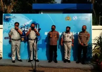 PERSIAPAN VAKSINASI–Jasa Raharja Cabang Banten, berkolaborasi dengan Bidokes Polda Banten, menggelar vaksinasi Covid-19 bagi warga Kota Serang, sebagai upaya untuk menanggulangi pandemi di Tanah Air, Senin (2/8/2021). (ISTIMEWA)
