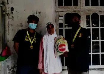 Gamsut Bagikan Ratusan Paket Sembako ke Warga Terdampak Covid-19 di Kabupaten Serang