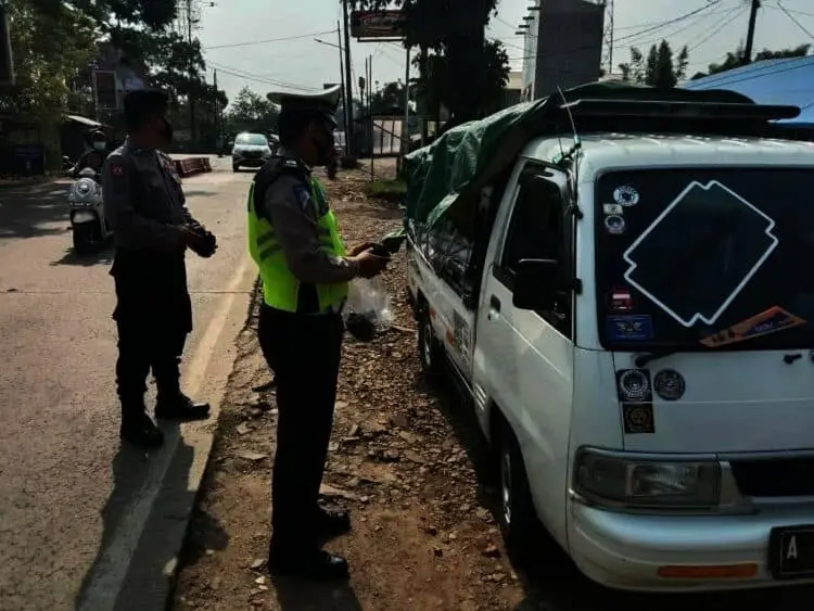 Operasi, Personel Ditlantas Polda Banten Putar Balik 837 Motor dan 587 Mobil