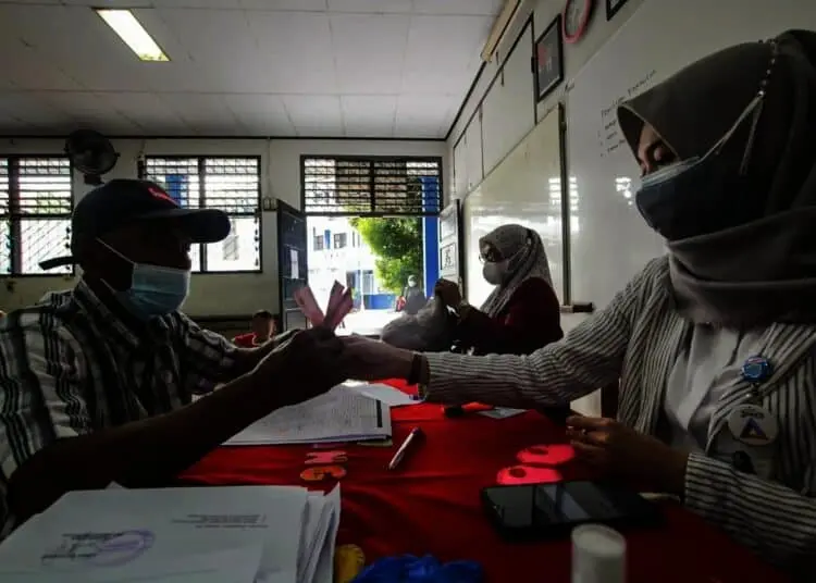 Potret Suasana Penyaluran BST di Kota Tangerang