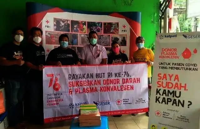 PMI Kota Tangerang Terima Bantuan APD dan Vitamin dari Kalpati dan Patigat