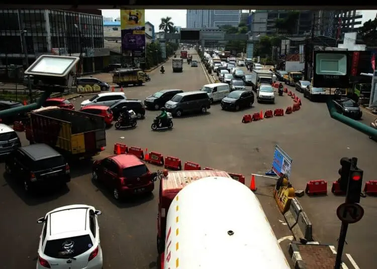Foto Suasana Penyekatan di Jalan Raya Serpong Saat PPKM Diperpanjang