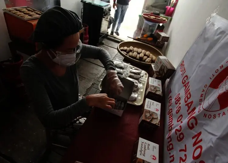 Potret Usaha Roti Gambang Rumahan Tangerang Tembus hingga Luar Jawa