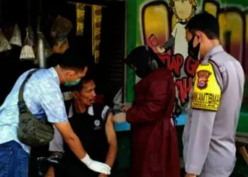Kapolres Pandeglang Bersama Tim Satgas Covid-19 Door To Door Vaksinasi ODGJ