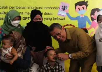 Zaki Iskandar Beri Penghargaan Tokoh Pramuka Masduki