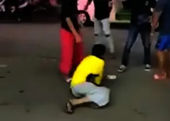 Orang Dengan Gangguan Jiwa Mengamuk di Minimarket