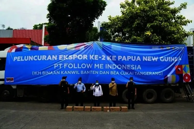 IKM Binaan Bea Cukai Banten Ekspor Parfume ke Papua Nugini