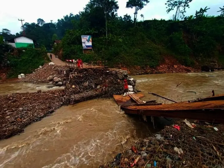 Banjir di Lebak Rendam 1.123 Rumah dan Rusak 1 Jembatan, 51 Orang Mengungsi