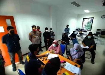 250 Mahasiswa Universitas Tangerang Raya Ikuti Vaksinasi Covid-19