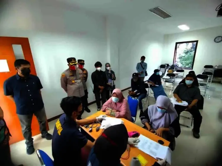 250 Mahasiswa Universitas Tangerang Raya Ikuti Vaksinasi Covid-19