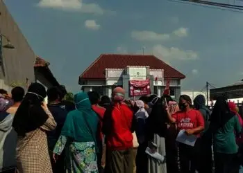 Warga Kutabumi Kesal, Vaksinasi Tidak Tertib