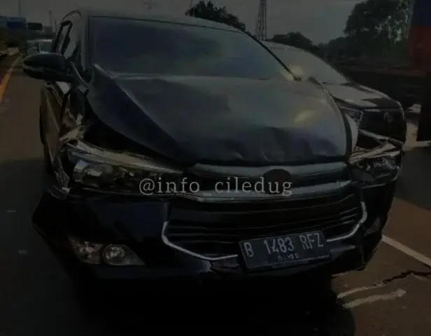 Kadispora Kota Tangerang Terlibat Kecelakaan Beruntun, Tak Ada Korban Jiwa, Mobil Ringsek