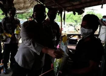 Kapolres Serang Salurkan di Pasar Banjarsari