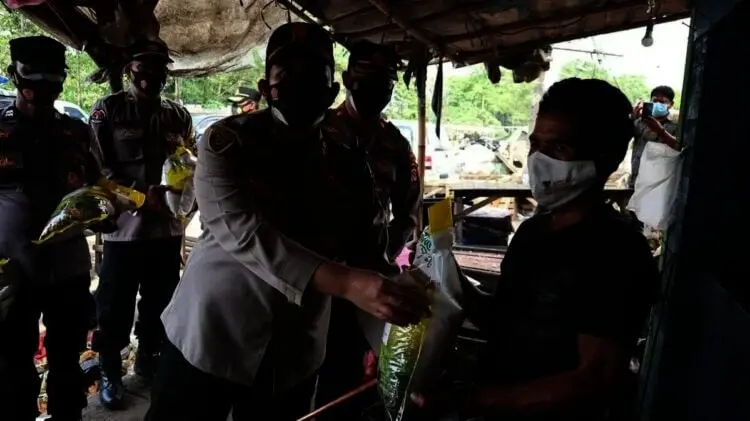 Kapolres Serang Salurkan di Pasar Banjarsari