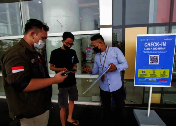 Potret Masuk Mal di Tangerang dengan Syarat Lewat Aplikasi